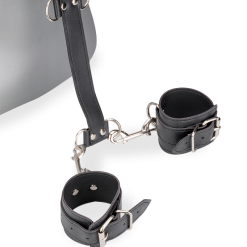 LOVE AND VIBES Attache Cou Et Poignets 3 Niveaux En Similicuir -Sextoys boutique attache cou et poignets 3 niveaux en similicuir 6