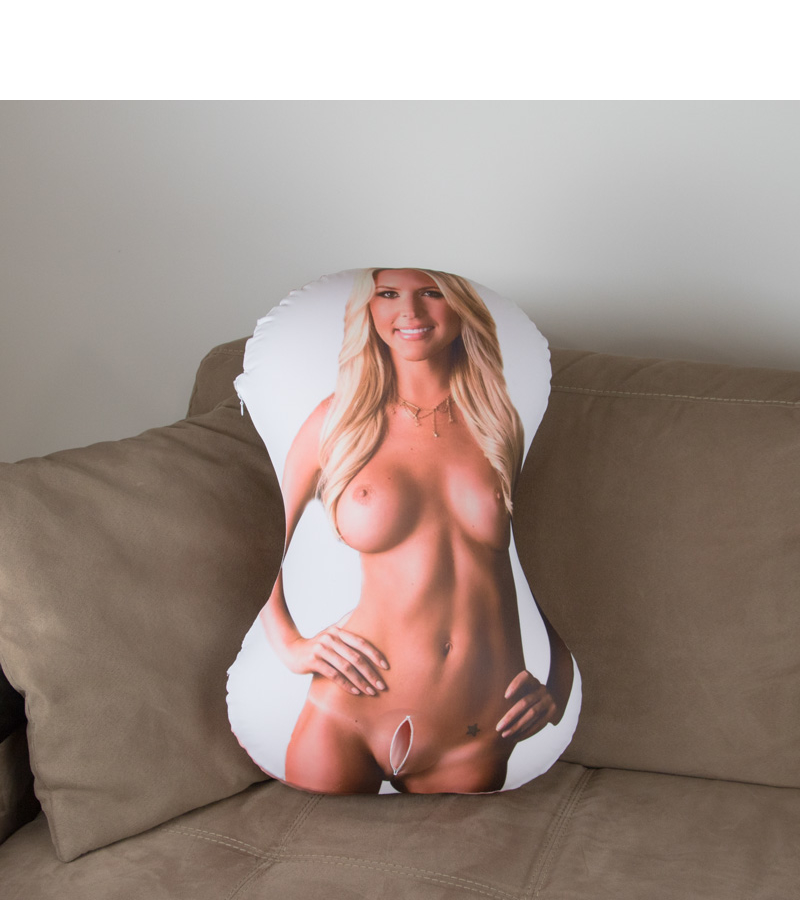 LOVE AND VIBES Coussin Poupée Gonflable Actrice Nue 3 LOVE AND VIBES Coussin Poupée Gonflable Actrice Nue – Image 3