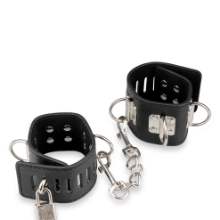 LOVE AND VIBES Menottes Poignets Cuir Et Métal -Sextoys boutique menottes poignets cuir et metal 5