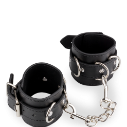 LOVE AND VIBES Menottes Poignets Similicuir 3 Anneaux 8 LOVE AND VIBES Menottes Poignets Similicuir 3 Anneaux -Sextoys boutique menottes poignets similicuir 3 anneaux 5